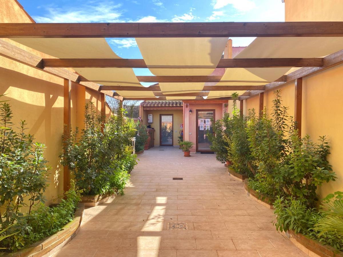 Gioia Guesthouse カブラス エクステリア 写真