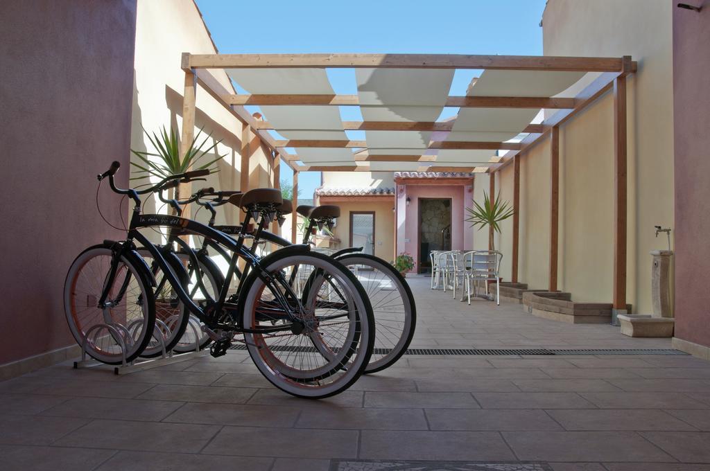 Gioia Guesthouse カブラス エクステリア 写真