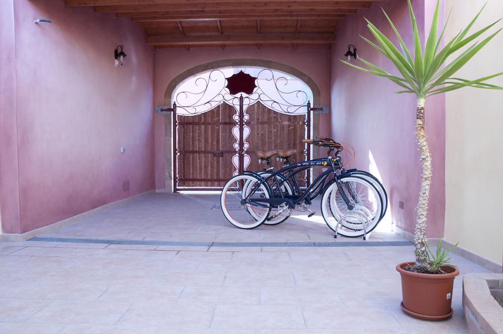 Gioia Guesthouse カブラス エクステリア 写真